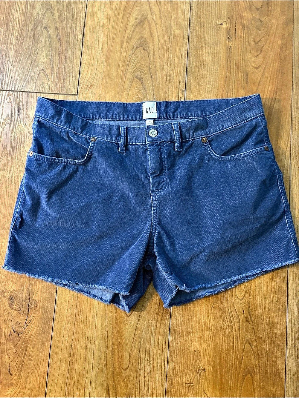 Gap Women's Denim Jean Shorts Size 14 in Blue